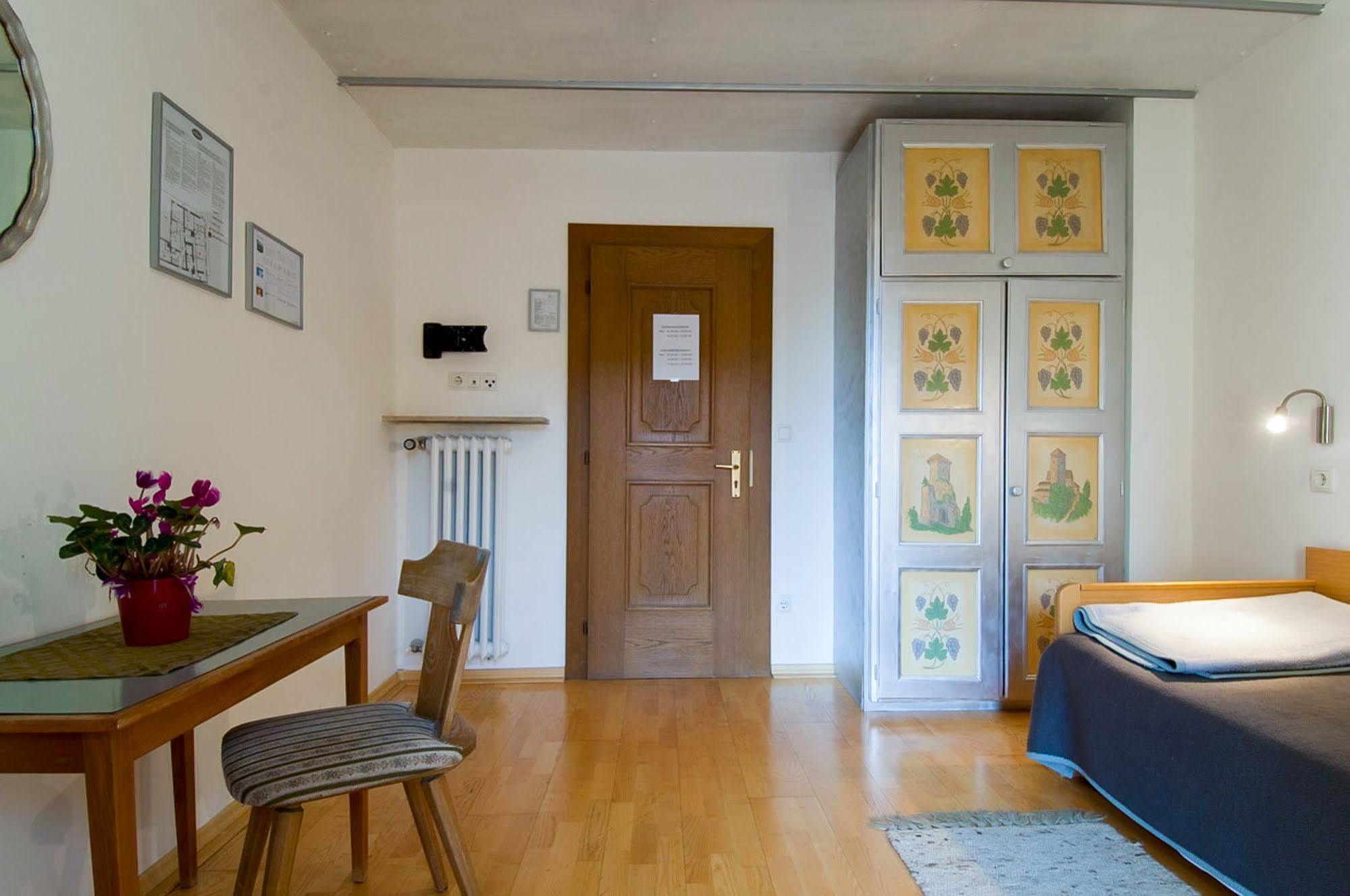 טרלאנו Hotel Kuhn מראה חיצוני תמונה